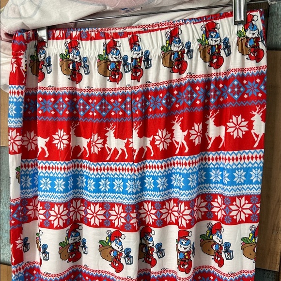 PatPat Red and White Smurfs Graphic Top - Picture 7 of 10